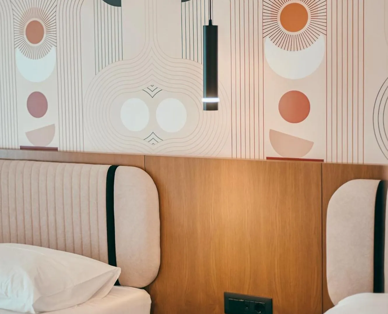Monun Hotel Ksamil 4*,